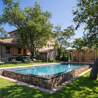 Podere Castello | Elegant Tuscan Farmhouse with vineyard views