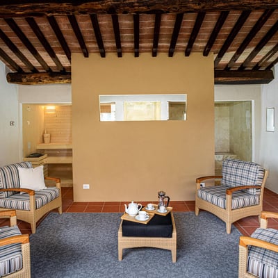 Podere Castello | Elegant Tuscan Farmhouse with vineyard views