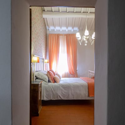 Podere Castello | Elegant Tuscan Farmhouse with vineyard views