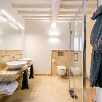 Podere Castello | Elegant Tuscan Farmhouse with vineyard views