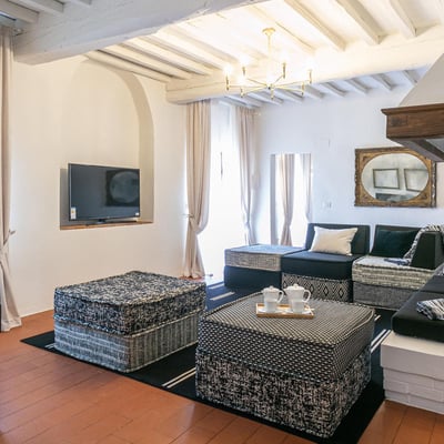 Podere Castello | Elegant Tuscan Farmhouse with vineyard views