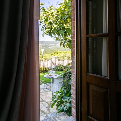 Podere Castello | Elegant Tuscan Farmhouse with vineyard views