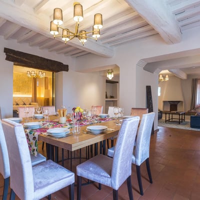 Podere Castello | Elegant Tuscan Farmhouse with vineyard views