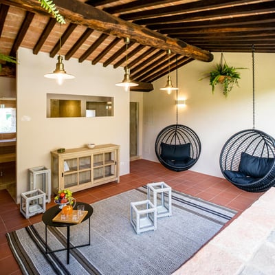 Podere Castello | Elegant Tuscan Farmhouse with vineyard views