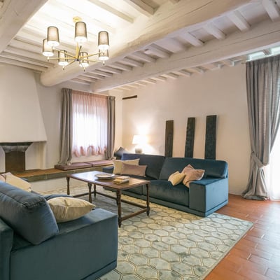 Podere Castello | Elegant Tuscan Farmhouse with vineyard views