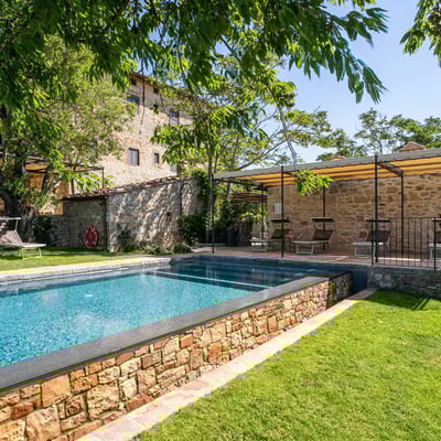 Podere Castello | Elegant Tuscan Farmhouse with vineyard views