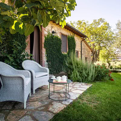 Podere Castello | Elegant Tuscan Farmhouse with vineyard views