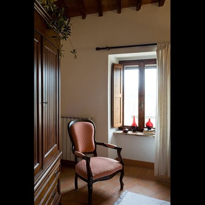 Ropoli Sopra | A Tuscan farmhouse with loggia close to Siena