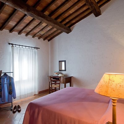 Ropoli Sotto | A Tuscan farmhouse set in an olive grove