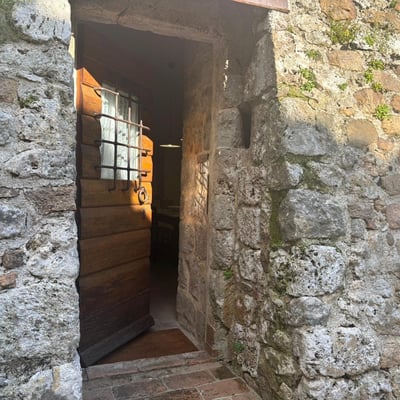 Stigliano: Tower One | Apartment for two in a Siena medieval watchtower