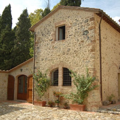 Trebbiano | Cottage for two with shared pool near Siena