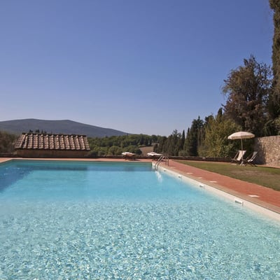 Trebbiano | Cottage for two with shared pool near Siena