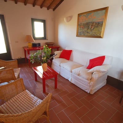 Trebbiano | Cottage for two with shared pool near Siena