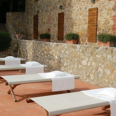 Trebbiano | Cottage for two with shared pool near Siena