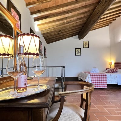 Trebbiano | Cottage for two with shared pool near Siena