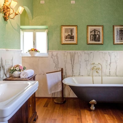 Antica | A 17th century villa for 12 close to Lucca