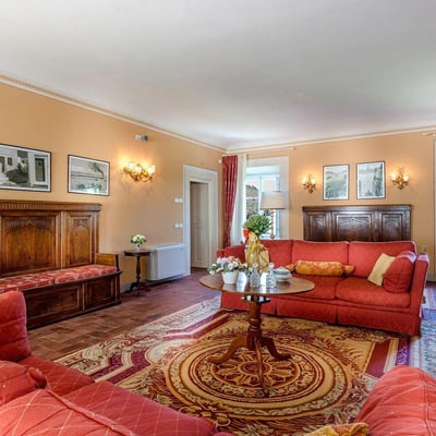 Antica | A 17th century villa for 12 close to Lucca
