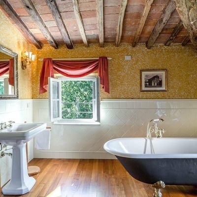 Antica | A 17th century villa for 12 close to Lucca