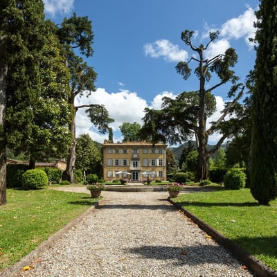 Villa Ponte | Majestic Villa near Lucca with pool and gardens