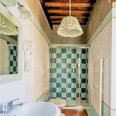 Bonazza | Tuscany Villa for 20 with a pool & spa near Tavarnelle