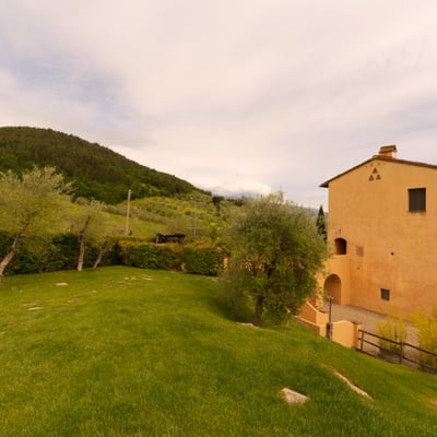 La Ronda | Tuscan apartment on a wine estate near Florence