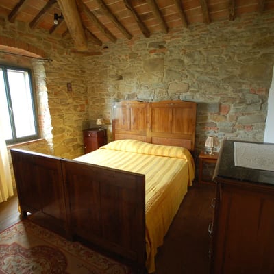 Guardiano: Historic Val di Chiana villa for 5 with pool