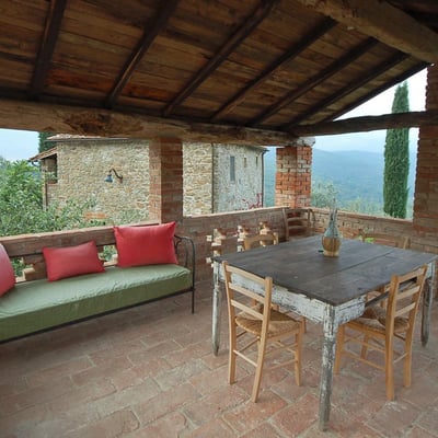 Guardiano: Historic Val di Chiana villa for 5 with pool