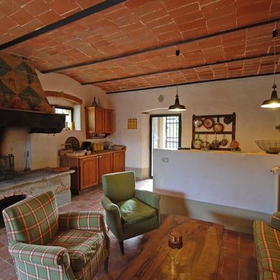 Guardiano: Historic Val di Chiana villa for 5 with pool