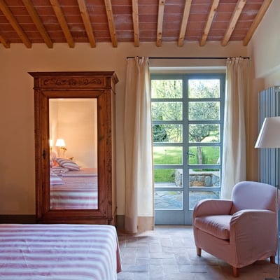 Lunetta | Luxury villa and shared pool in Tuscan hamlet