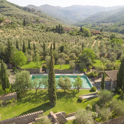 Lunetta | Luxury villa and shared pool in Tuscan hamlet