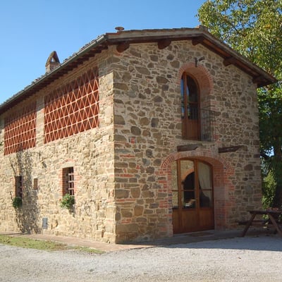Pagliaio | Tuscan Haybarn with big shared pool