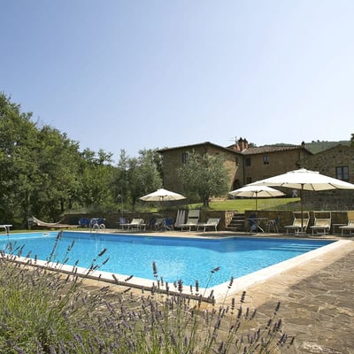 Pagliaio | Tuscan Haybarn with big shared pool