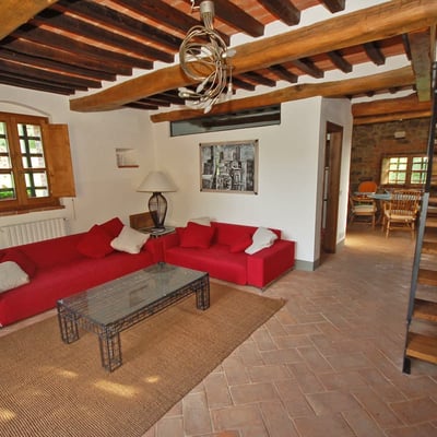 Pagliaio | Tuscan Haybarn with big shared pool