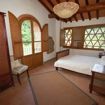 Pagliaio | Tuscan Haybarn with big shared pool