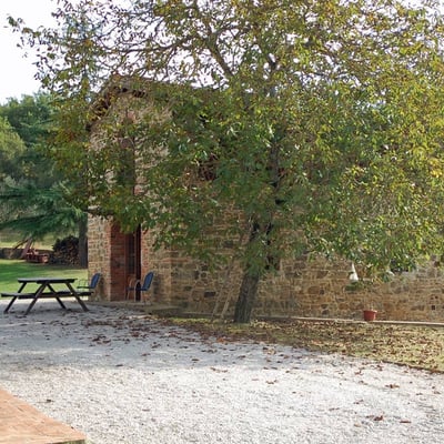 Pagliaio | Tuscan Haybarn with big shared pool