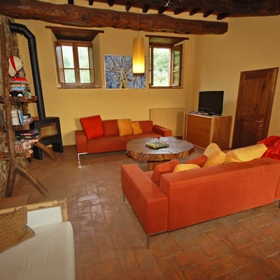 Stalla | Tuscan agriturismo apartment with shared pool