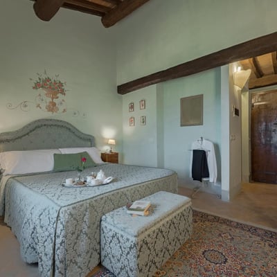 Villa Anatra | Tuscan Villa and Pool for 18