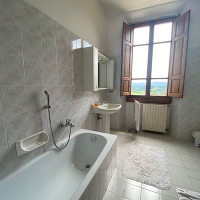 Villa Cicogna | Historic palazzo at the edge of a Tuscan village