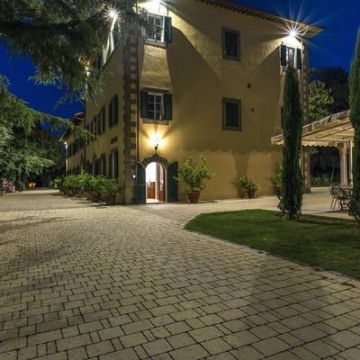 Villa Cortona | Historic Wedding Villa for 18 close to Cortona with pool