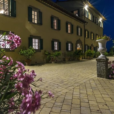 Villa Cortona | Historic Wedding Villa for 18 close to Cortona with pool
