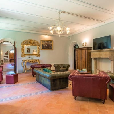Villa Cortona | Historic Wedding Villa for 18 close to Cortona with pool