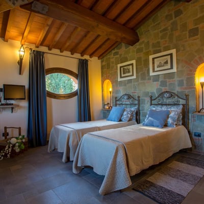 Villa Elisa | Contemporary Tuscan colonica and pool