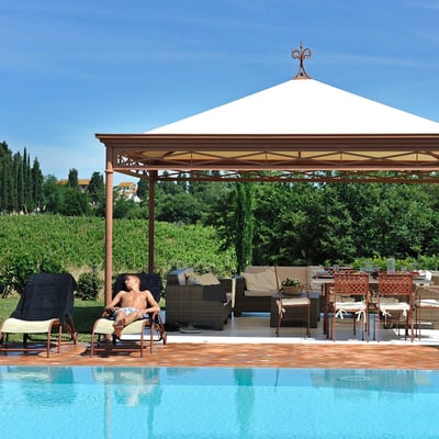 Villa Elisa | Contemporary Tuscan colonica and pool