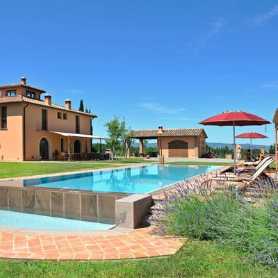 Villa Elisa | Contemporary Tuscan colonica and pool
