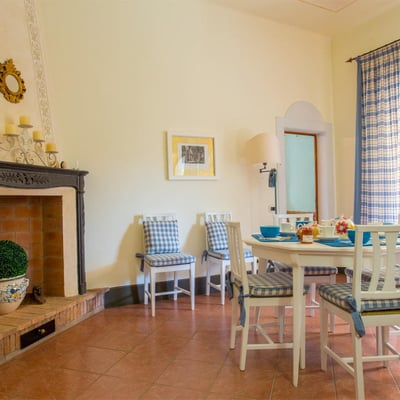 Glicine | Villa and pool in a small Tuscan village