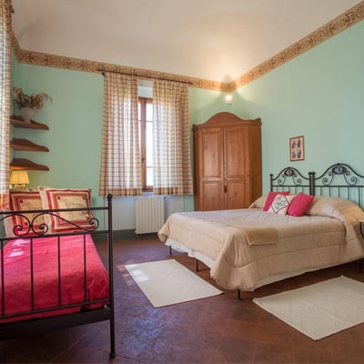 Glicine | Villa and pool in a small Tuscan village