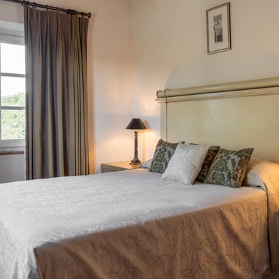 Leccio | Elegant Tuscan Villa for 14 with AC and Pool