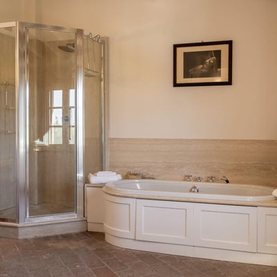 Leccio | Elegant Tuscan Villa for 14 with AC and Pool