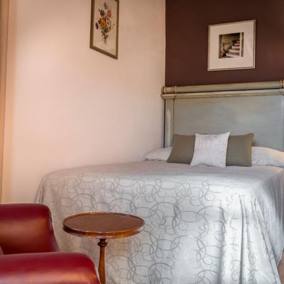 Leccio | Elegant Tuscan Villa for 14 with AC and Pool