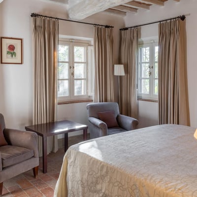 Leccio | Elegant Tuscan Villa for 14 with AC and Pool
